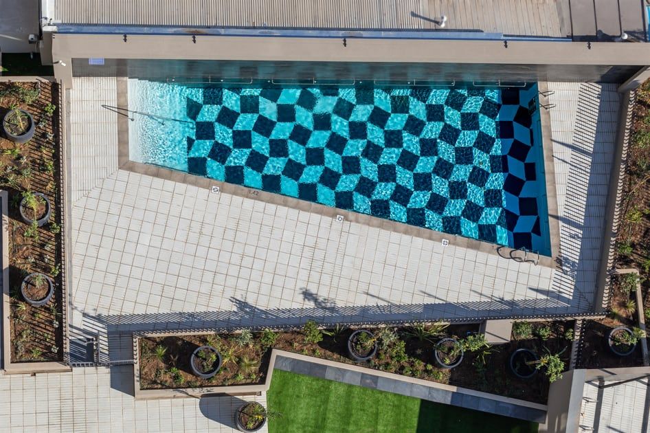 Piscina de Activa Walker Martínez vista desde arriba