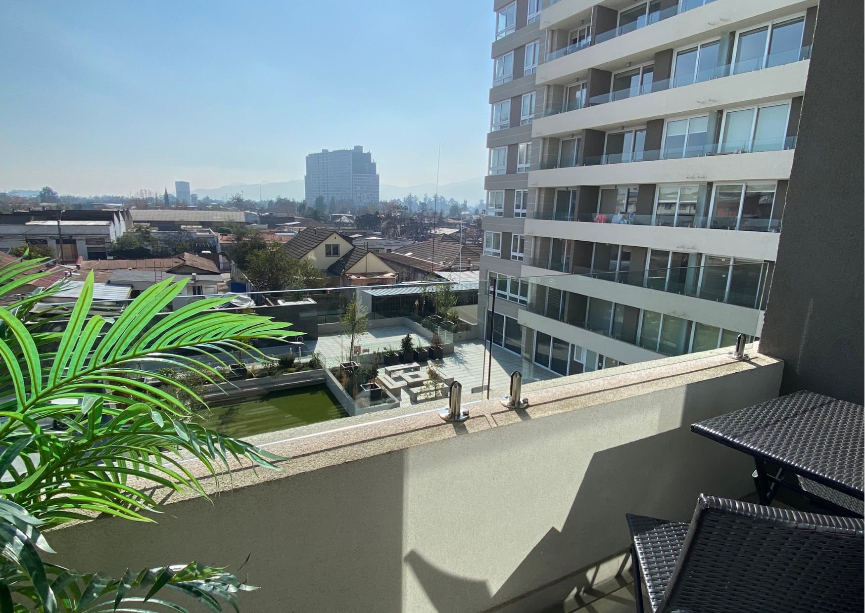 Vista desde la terraza de un departamento en Activa Plaza Chacabuco